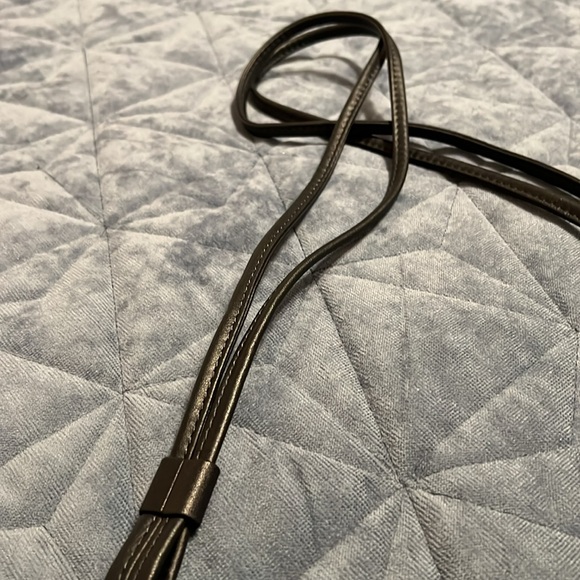 Stone & Co. Elegant Black Crossbody Bag - Picture 8 of 8